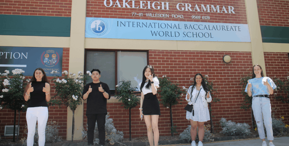 Oakleigh Grammar Graduates 2020
